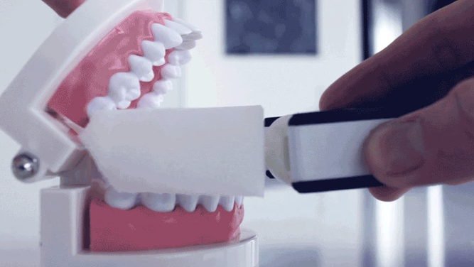 Børst tænder på seks sekunder | Gadgets og ure | Leifshows