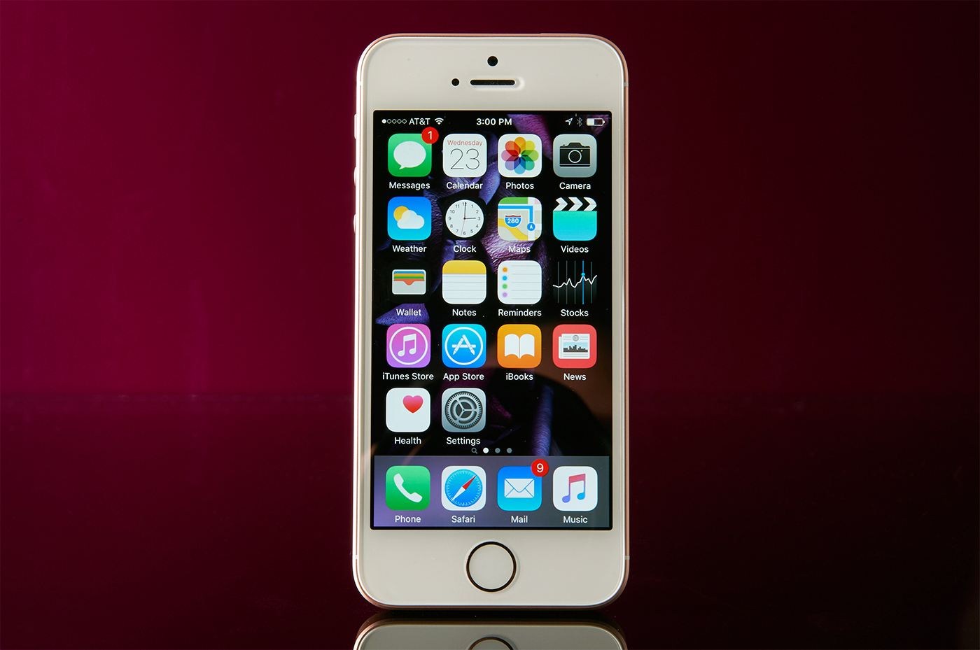 Nu er den lille iPhone SE på udsalg | Mobiler | Leifshows