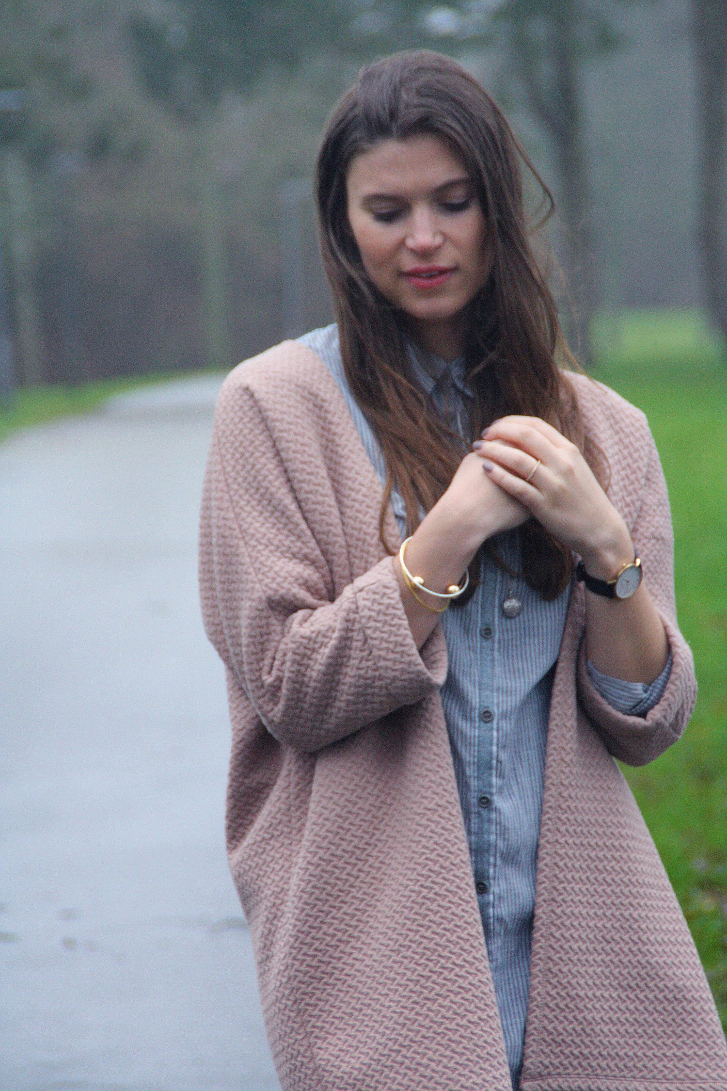 LOOK OF THE DAY: Messy & Windy | ACCESSORIES | BLOGGER ON HEELS