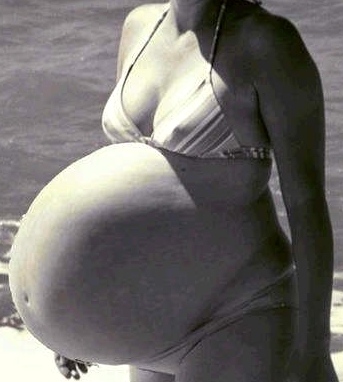 The-Biggest-Pregnant-Belly-in-the-World