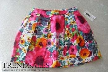 Latest buy: Floral skirt from Gina Tricot