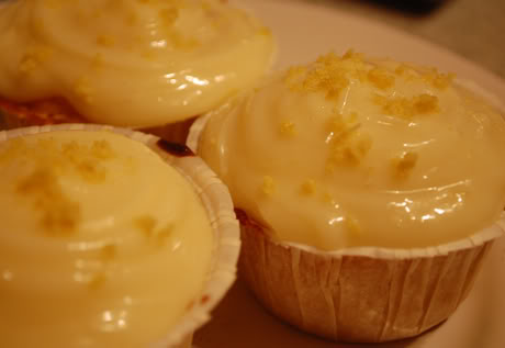Marcipan cupcakes med citron creamcheese frosting