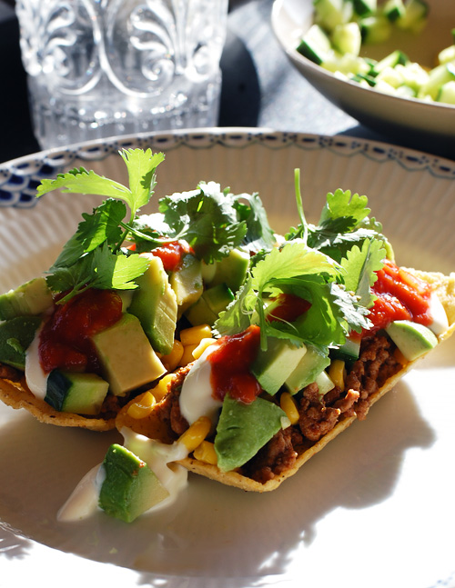  photo weekend-tacos-koriander-avocado-salsa-missjeanett-blogger-royal-copenhagen-rice-plastik-glas_zpsjx0rq7ba.jpg