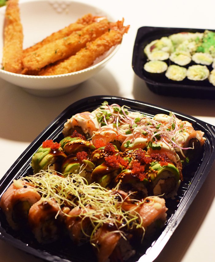 sushi-umashi-odense-tempura-rejer-snack-maki-tusindarsskoven-flammegrillet-laks-min-weekend-i