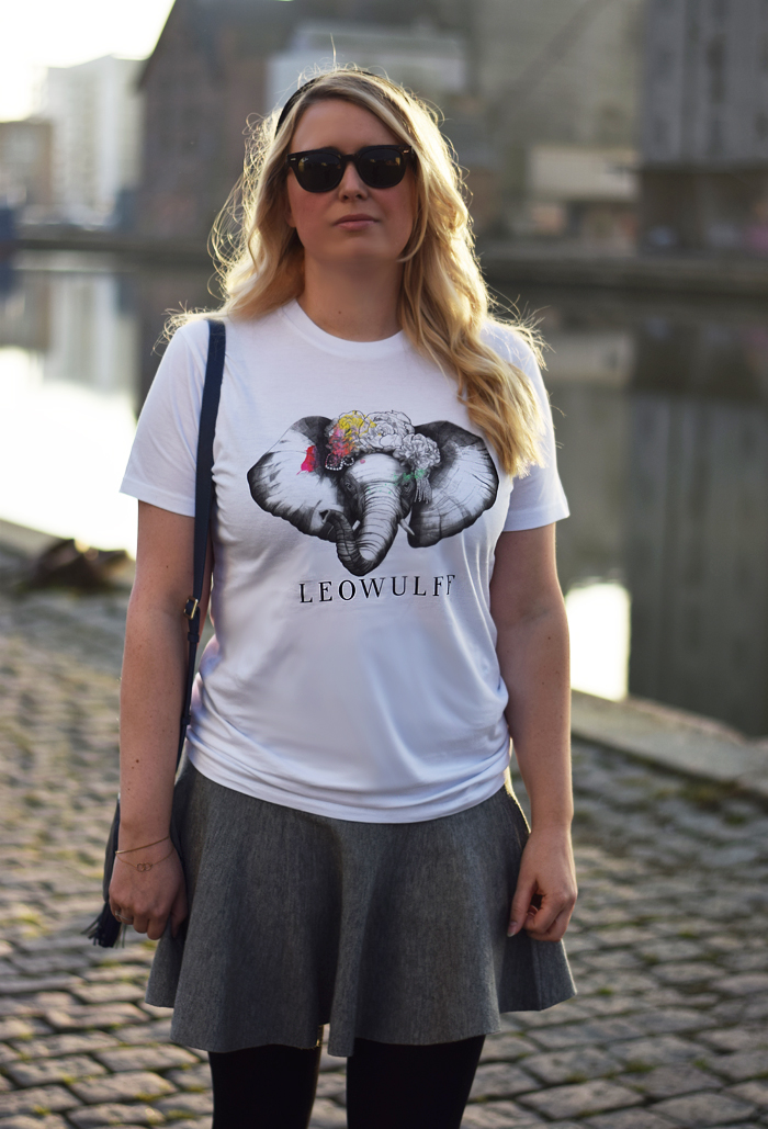 outfit-leowulff-elephant-elefant-t-shirt-charity-missjeanett-blogger-odense-bloggers-fra-asos-white-wool-skirt-uld-nederdel