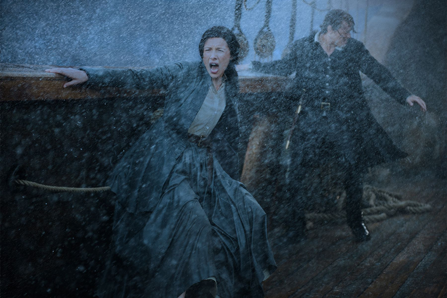 outlander-finale-season-3-new-world-eye-of-the-storm-ship-saeson-3-claire-jamie