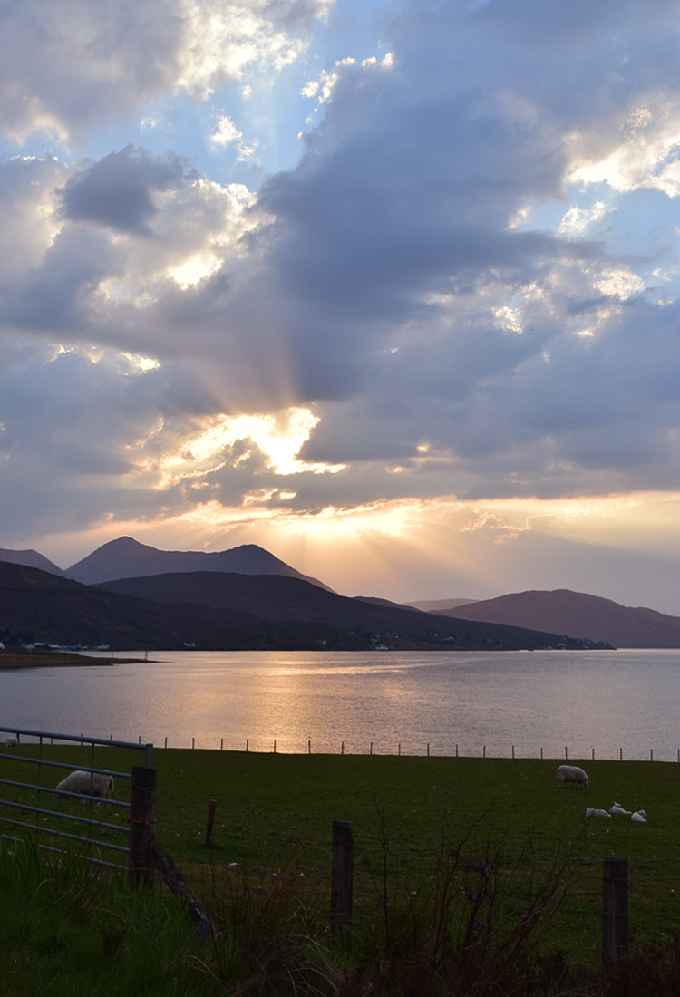 isle-of-skye-sunset-sun-down-road-trip-i-skotland-missjeanett-blogger-scotland-map-route-rute-iamtb-the-highlands-skotske-hoejland