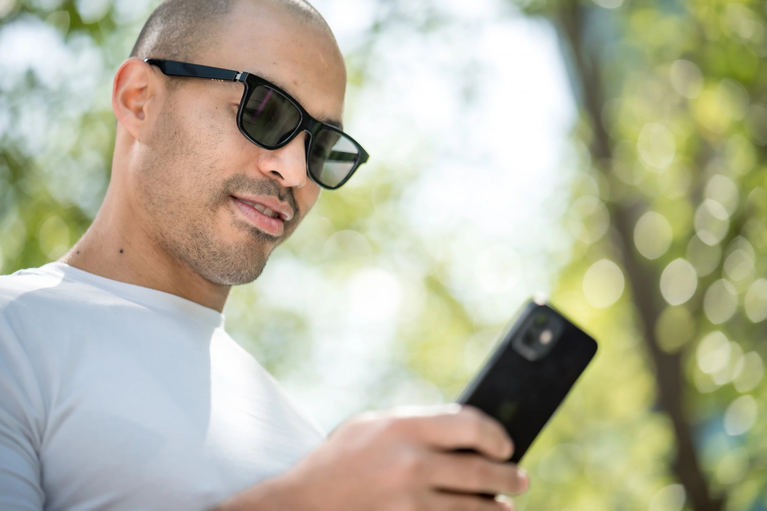 Skift solbrillens farve på din mobil | Gadgets og ure | Leifshows