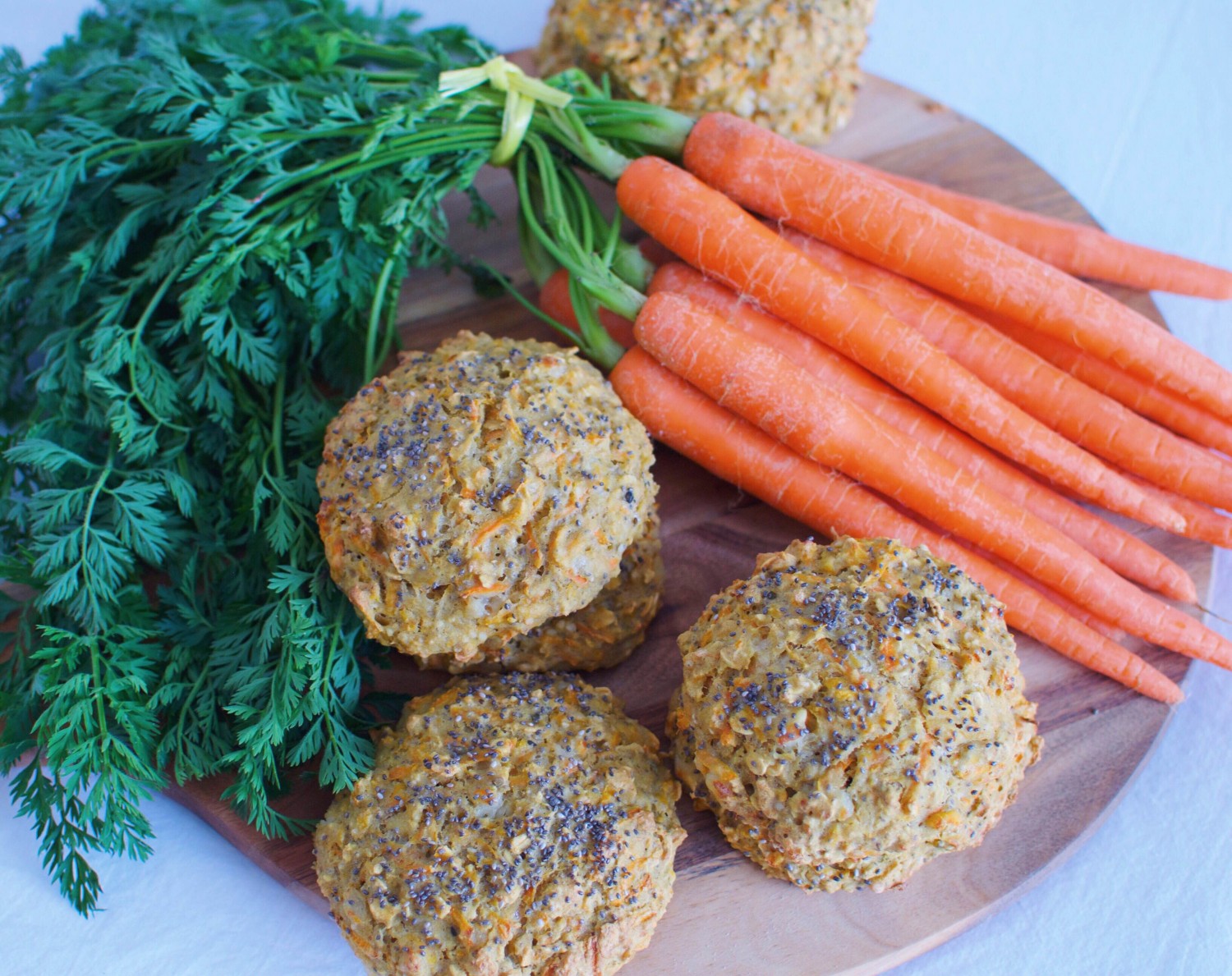 Healthified carrot buns with chia and hemp seeds