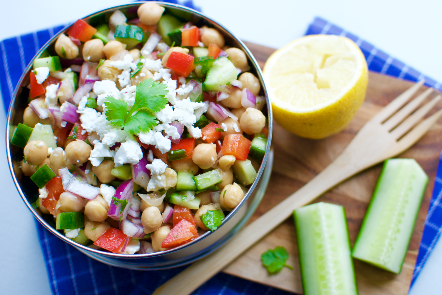 Delicious and protein-rich chickpea salad - perfect for foodprepping!