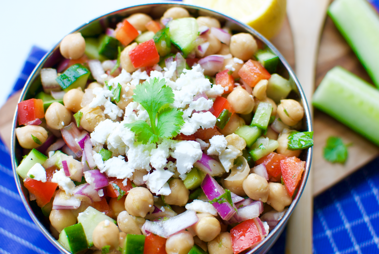 Delicious and protein-rich chickpea salad - perfect for foodprepping!