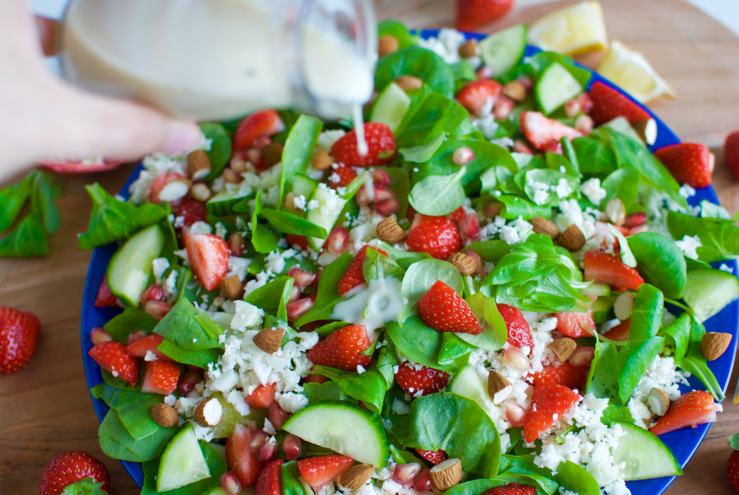 Summer salad with cauliflower and strawberries + a honey mustard dressing