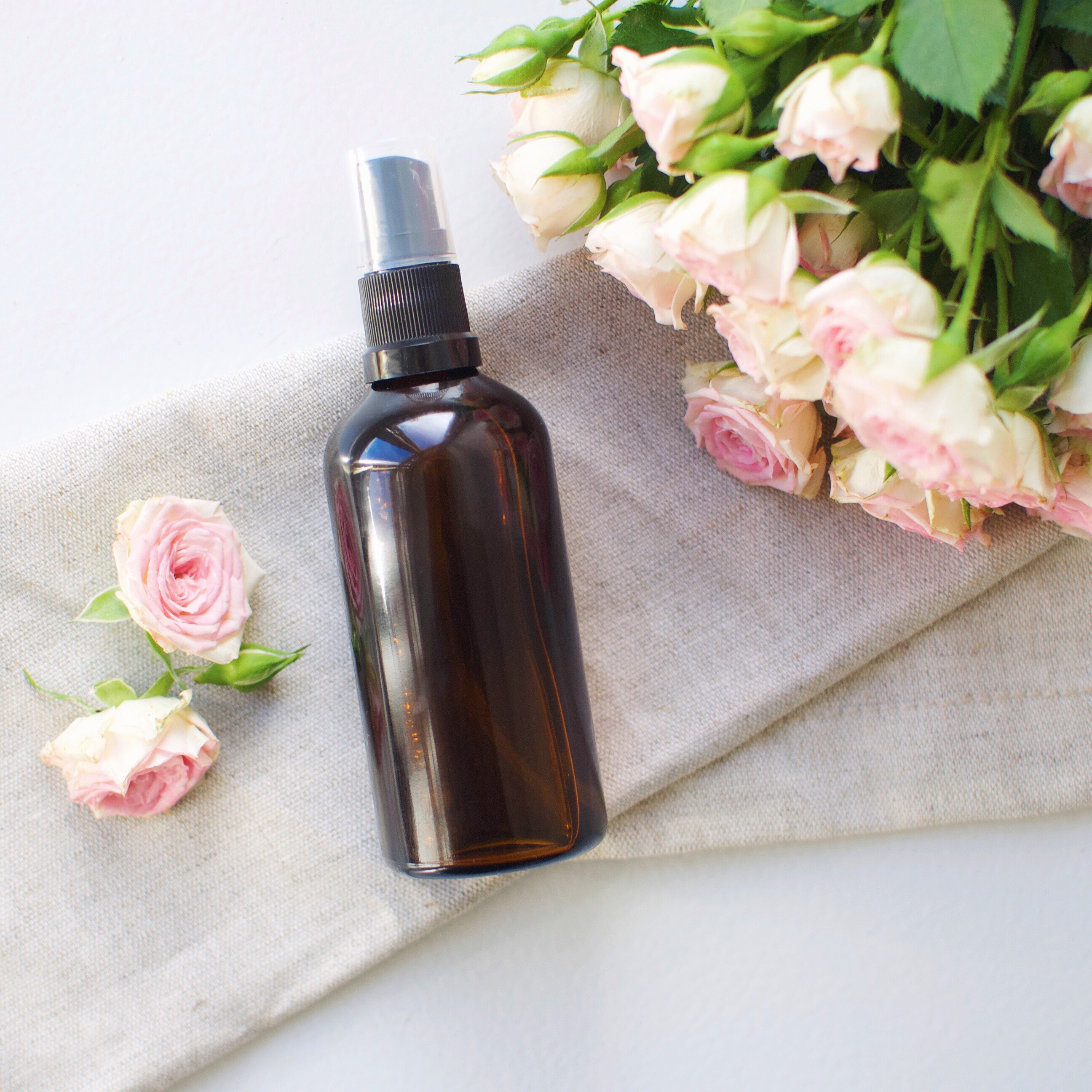 Super easy homemade refreshing and hydrating face mist