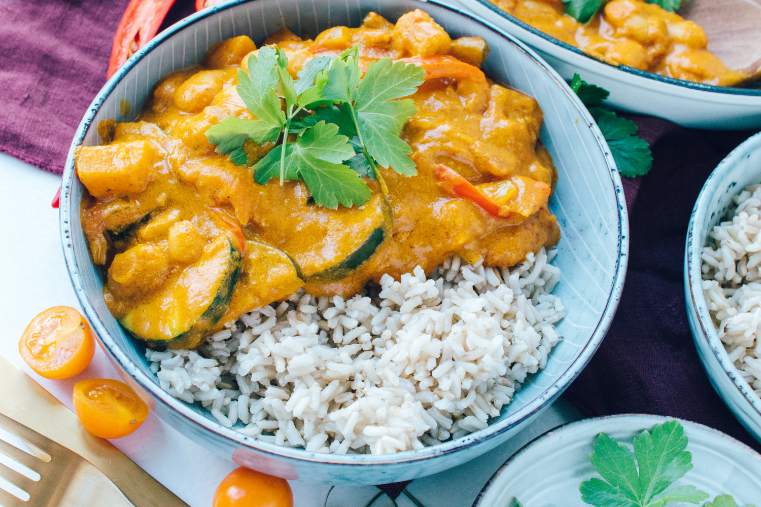 Creamy veggie curry with peanut butter and butterbeans