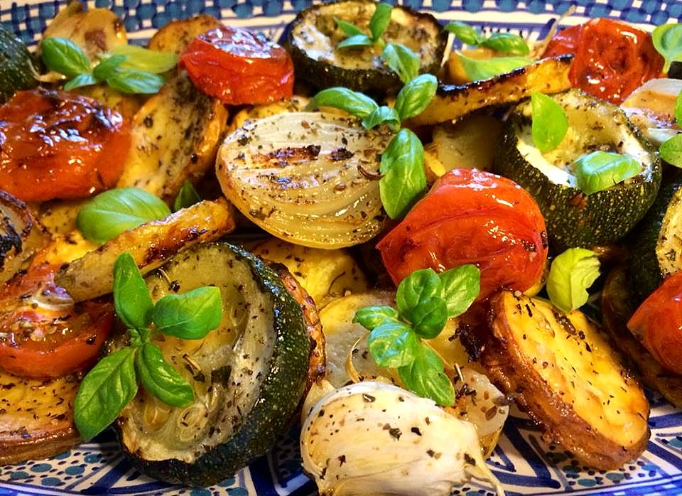 Kylling med provencalske grøntsager og fetacreme med soltørret tomat