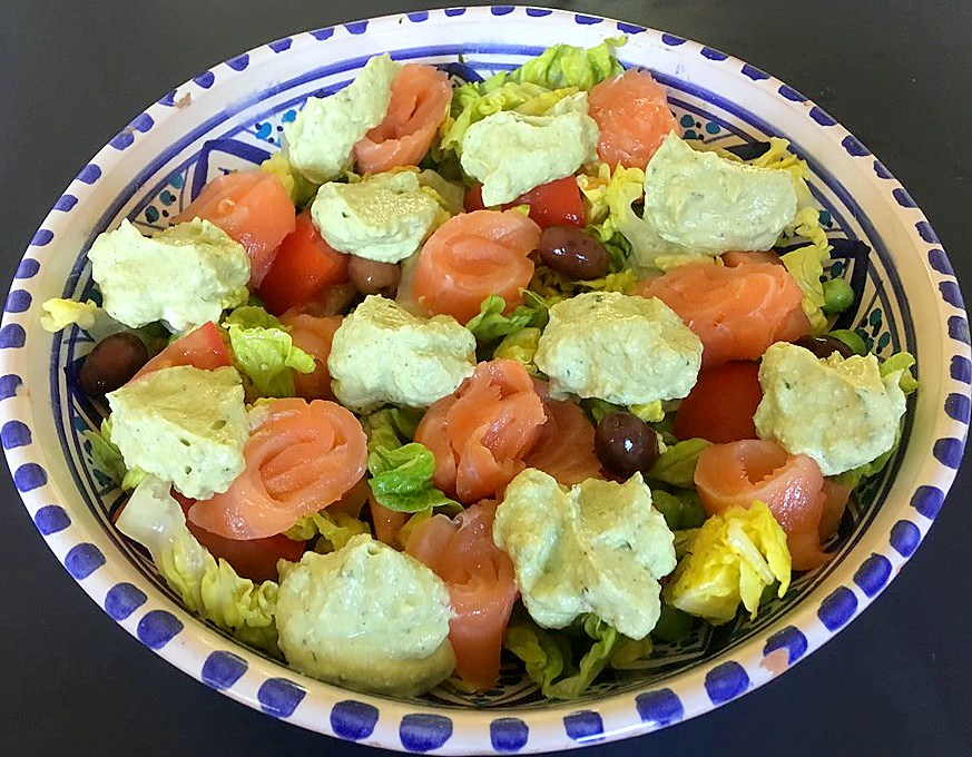 Myrde Løft dig op efterskrift Salat med røget laks og avokado/hytteost-creme | Ingen kategori | Persilles  blog
