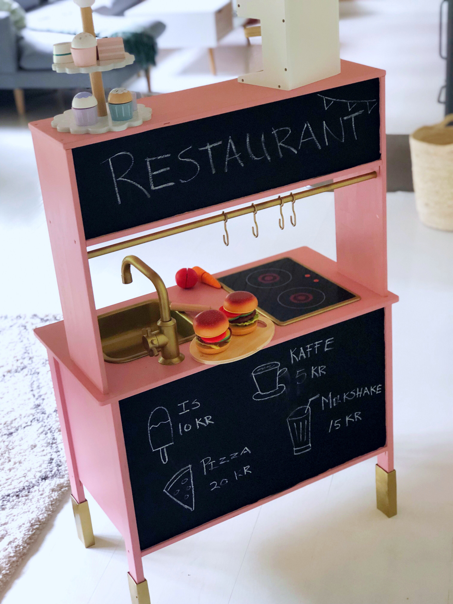 Ikea legekøkken hack – DIY inspiration til DUKTIG legekøkken | DIY | Nanna  Pretzmann