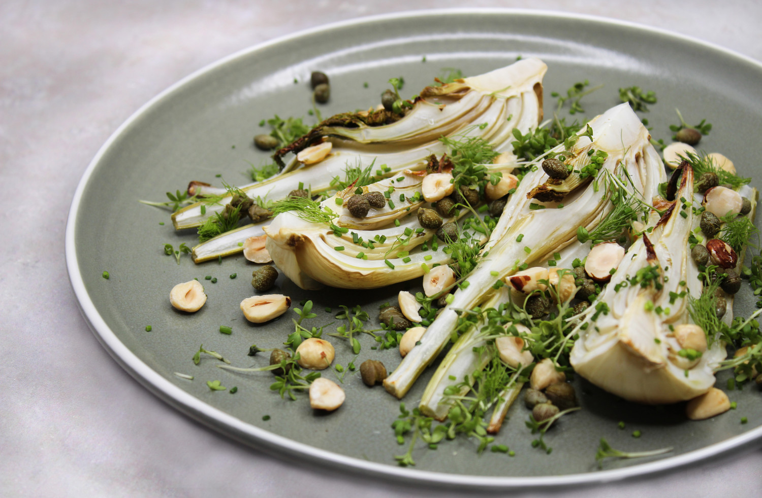 Bagt fennikel med kapers, hasselnødder og urter | Aftensmad |  michelleneergaard blog