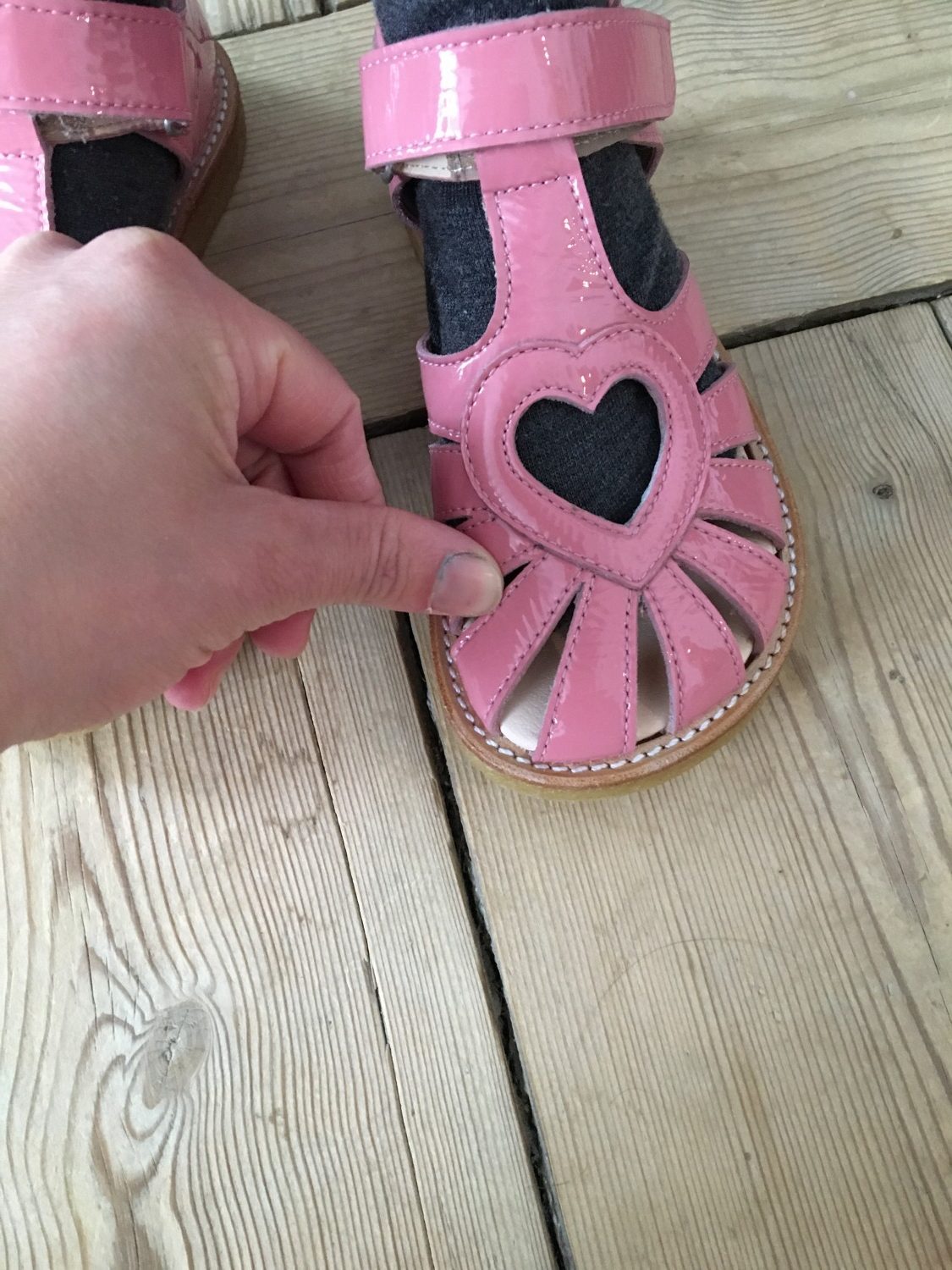 ris Grape udredning Sko og sandaler til små fødder – med en fodmåler | Børnetøj og sko |  Lilletut og mor