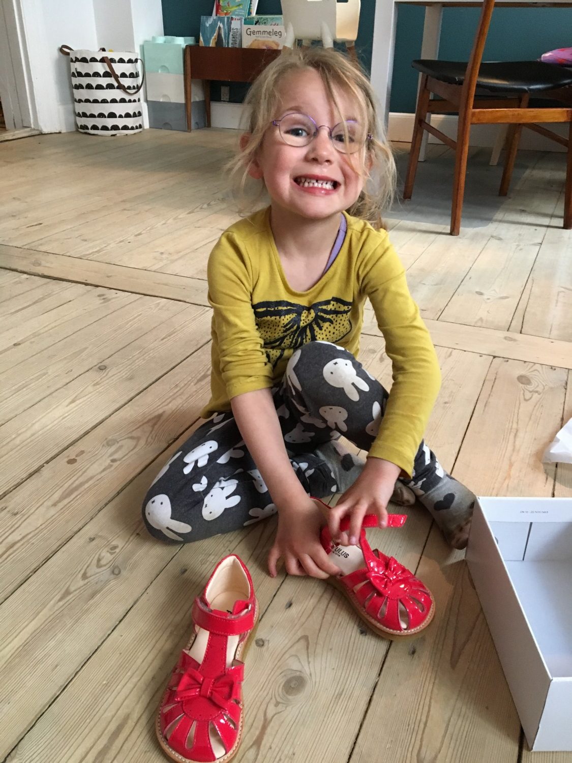 Mobilisere forbundet at se Sko og sandaler til små fødder – med en fodmåler | Børnetøj og sko |  Lilletut og mor