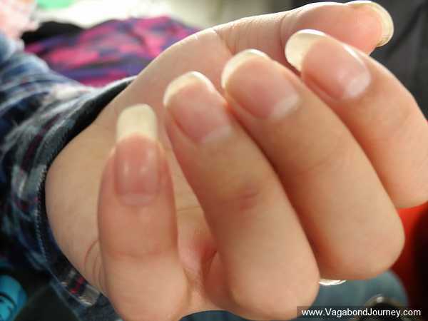 chinese-man-long-fingernails