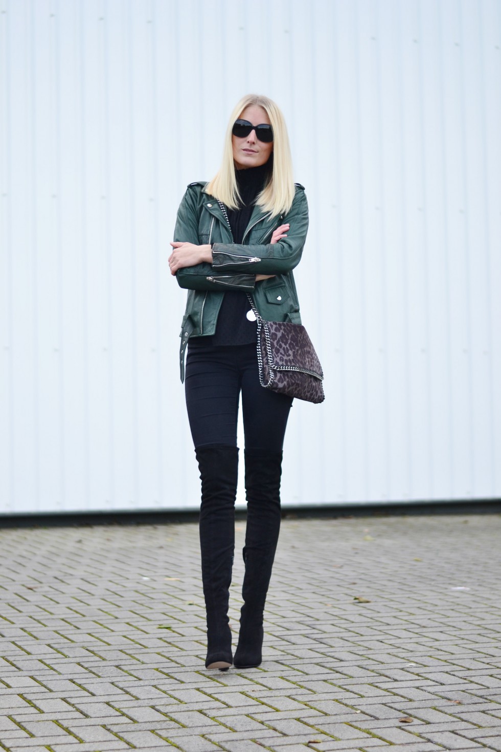 Wearing Asos Thigh High Boots & Pelechecoco Leatherjacket | My outfit |  Style by Josephine