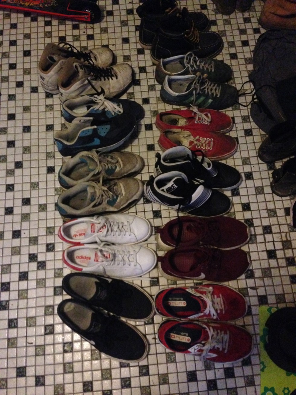 Det kan godt være teenager piger har mange sko meeeen…. | Ingen kategori |  TheLichtensteins blog